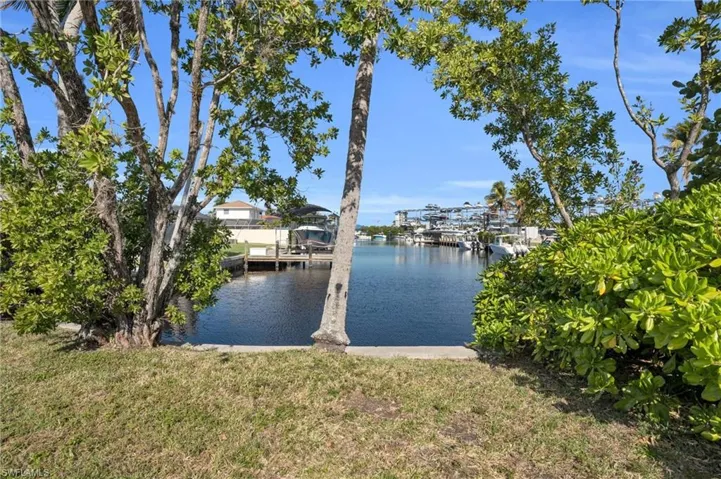 137  Placid  DR, Fort Myers, FL 33919