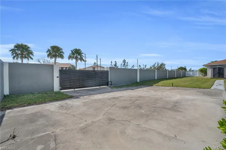 137  Placid  DR, Fort Myers, FL 33919