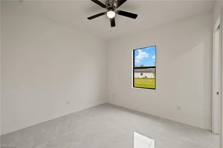 3rd bedroom with a full bathroom