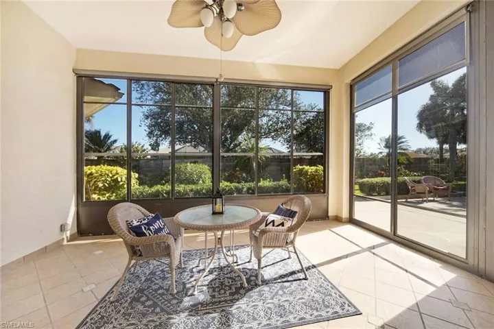 Sunroom / solarium with ceiling fan