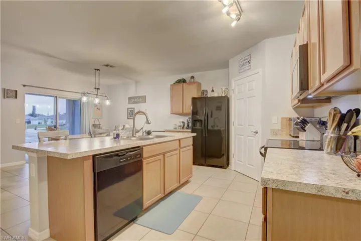640 Nw 15th St, Cape Coral Fl 33993