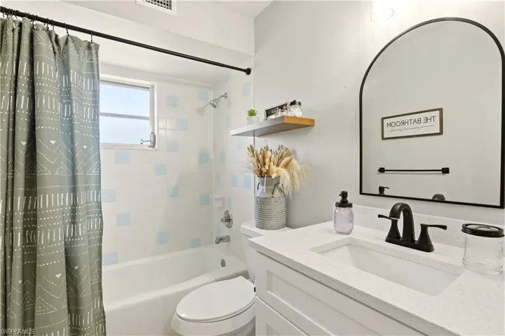 Hall Bathroom Tub/Shower Combo