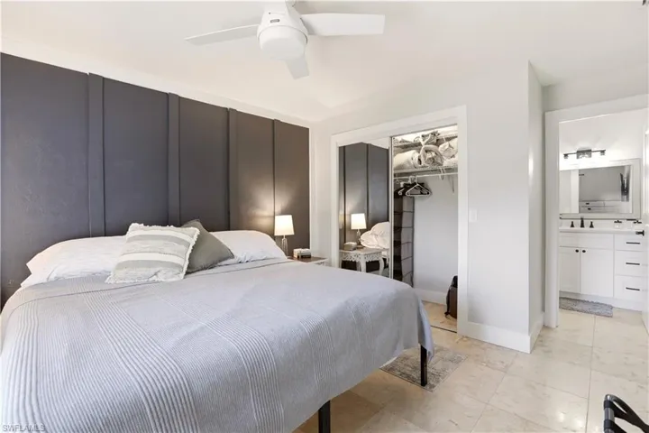 King Bed/ Feature Wall/ Smart TV