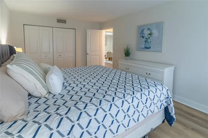 96 Glades Blvd 513, Naples, Florida 34112