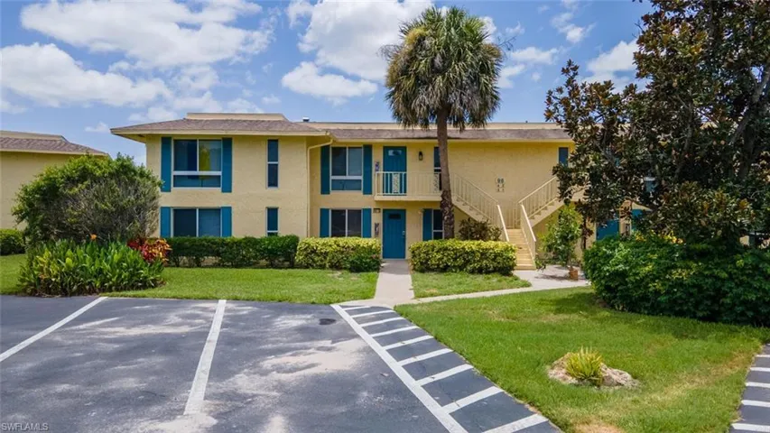 96 Glades Blvd 513, Naples, Florida 34112