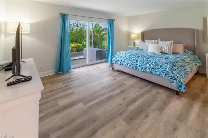 96 Glades Blvd 513, Naples, Florida 34112