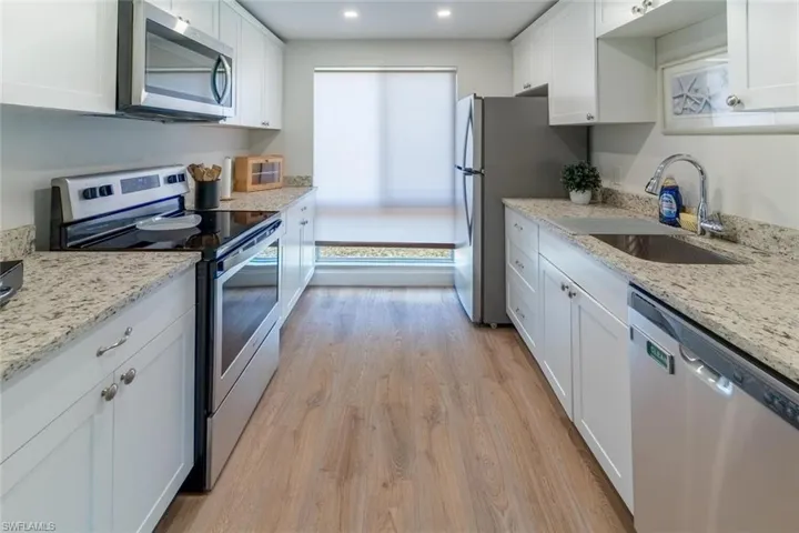 96 Glades Blvd 513, Naples, Florida 34112