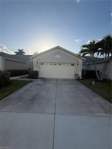 8220  Ibis Cove  CIR, Naples, FL 34119