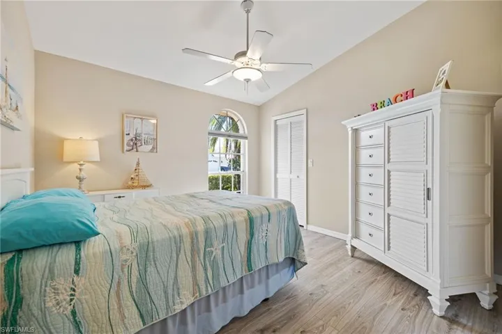 Guest bedroom #2 with beautiful arched window