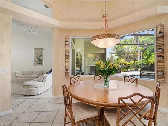 With this large window in the dinette area, it feels like you're dining alfresco...