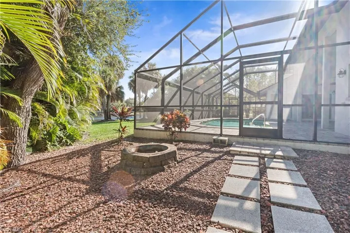Side Patio/Fire Pit