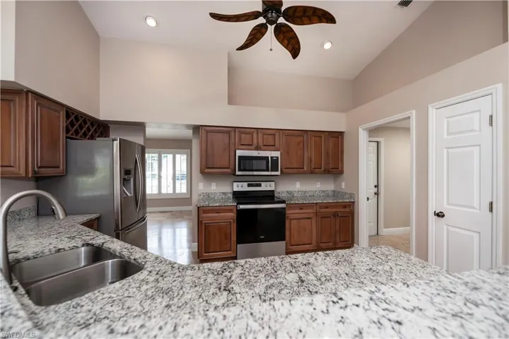 14730  Blackbird  LN, Fort Myers, FL 33919