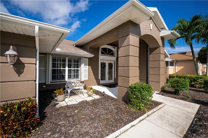 14730  Blackbird  LN, Fort Myers, FL 33919