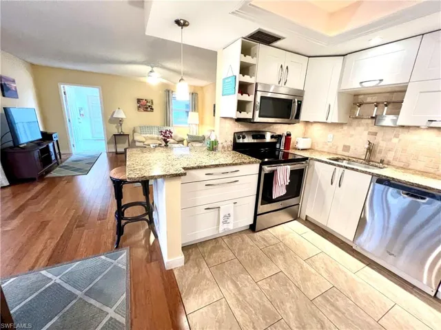 1155  Sandpiper  ST, Naples, FL 34102