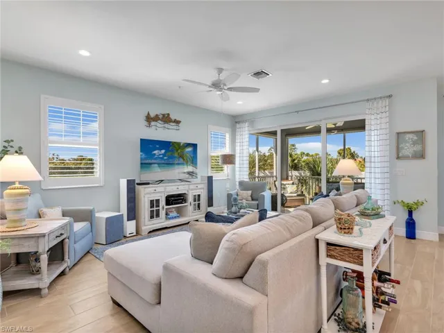 2543 Seychelles Dr 605, Naples, Florida 34112