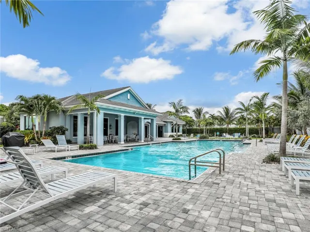 2543 Seychelles Dr 605, Naples, Florida 34112