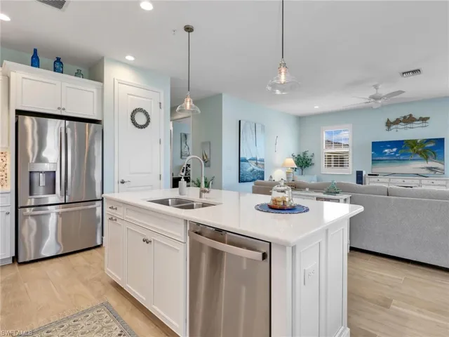 2543 Seychelles Dr 605, Naples, Florida 34112