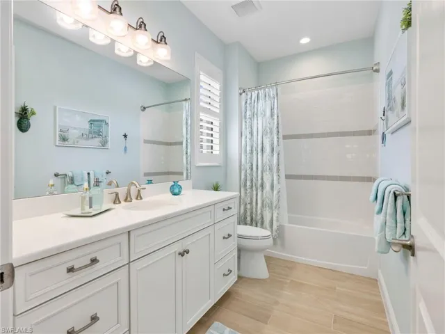 2543 Seychelles Dr 605, Naples, Florida 34112