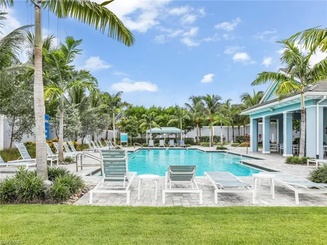 2543 Seychelles Dr 605, Naples, Florida 34112