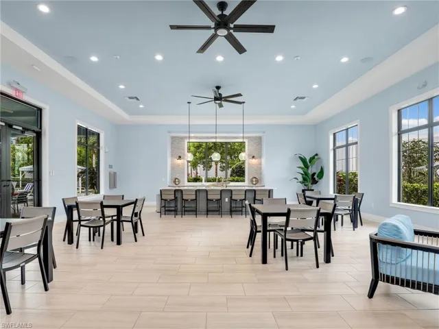 2543 Seychelles Dr 605, Naples, Florida 34112