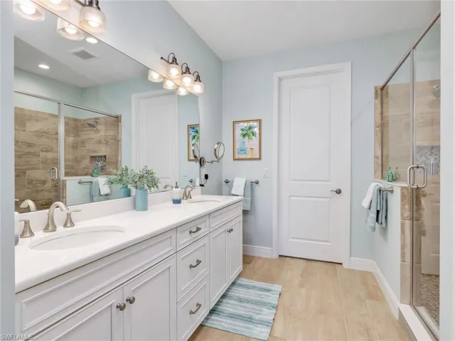 2543 Seychelles Dr 605, Naples, Florida 34112