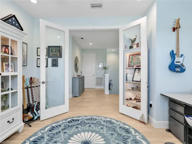 2543 Seychelles Dr 605, Naples, Florida 34112