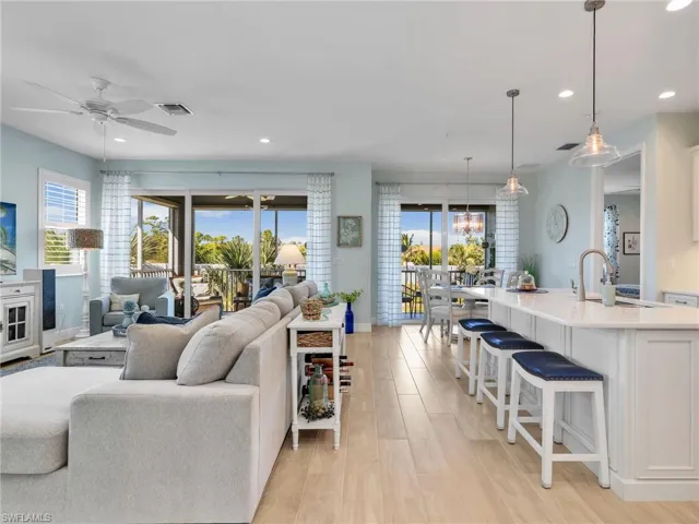 2543 Seychelles Dr 605, Naples, Florida 34112