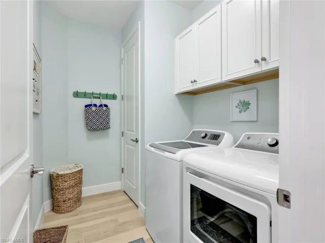 2543 Seychelles Dr 605, Naples, Florida 34112