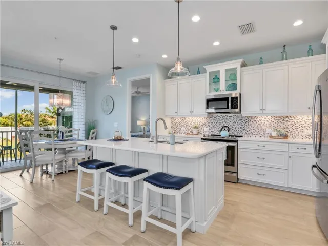 2543 Seychelles Dr 605, Naples, Florida 34112