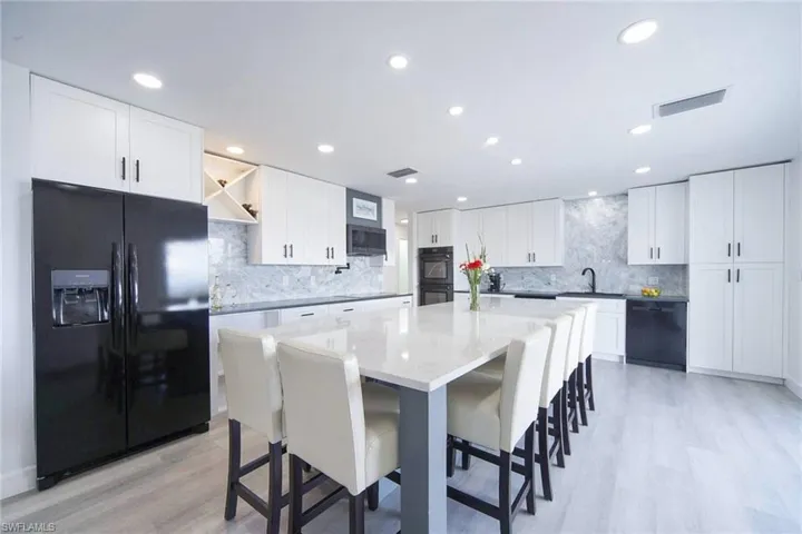 Look at the stunning Level 5 Marble backsplash!