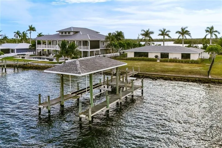 Covered Dock with 13,500lb lift