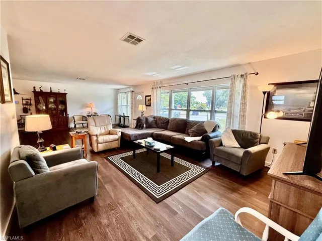 17 Kansas Rd, Lehigh Acres, Florida 33936