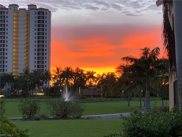 1273 Rialto Way 102, Naples, Florida 34114