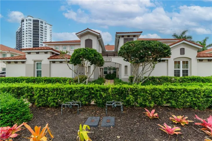 1273 Rialto Way 102, Naples, Florida 34114