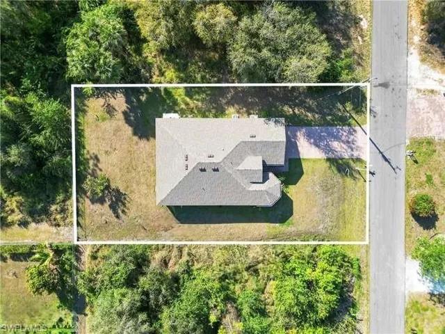 View of subject property featuring property boundaries highlighted