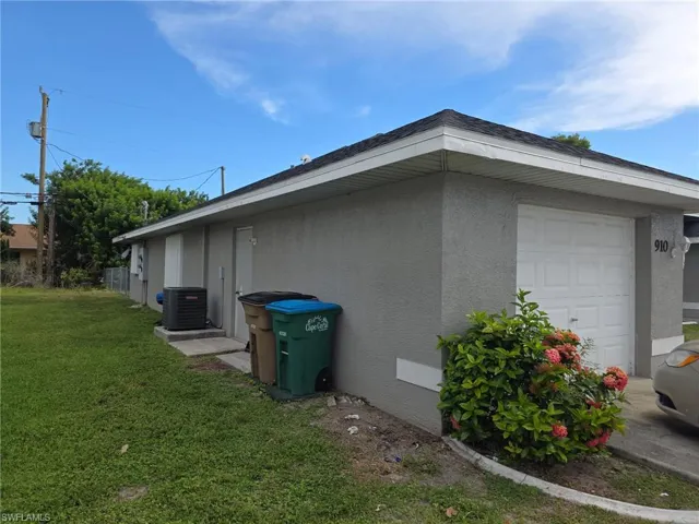 910 Cape Coral Pkwy W, Cape Coral, Florida 33914
