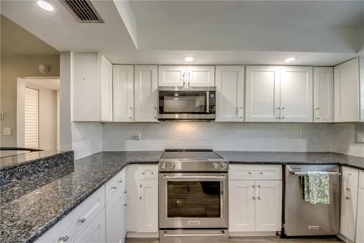 7050 Nantucket Cir 1, North Fort Myers, Florida 33917