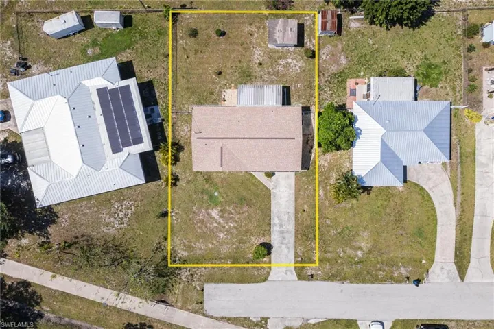 241  Donna  LN, North Fort Myers, FL 33917