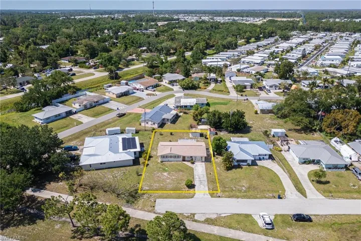 241  Donna  LN, North Fort Myers, FL 33917