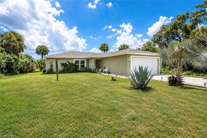 3061 NW Beechwood  CIR, Labelle, FL 33935