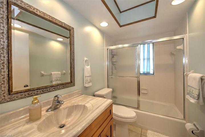 19930  Lake Vista  CIR, LEHIGH ACRES, FL 33936