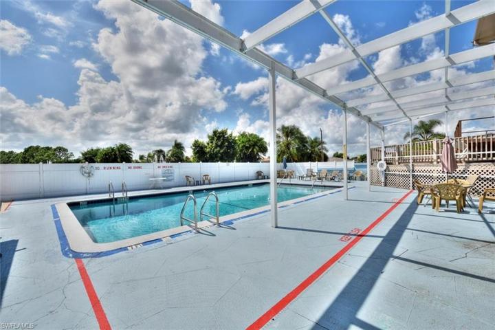 19930  Lake Vista  CIR, LEHIGH ACRES, FL 33936