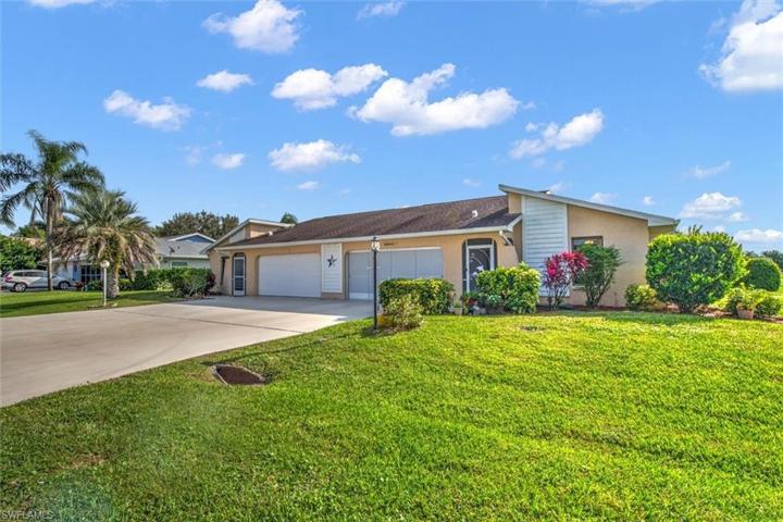 19930  Lake Vista  CIR, LEHIGH ACRES, FL 33936
