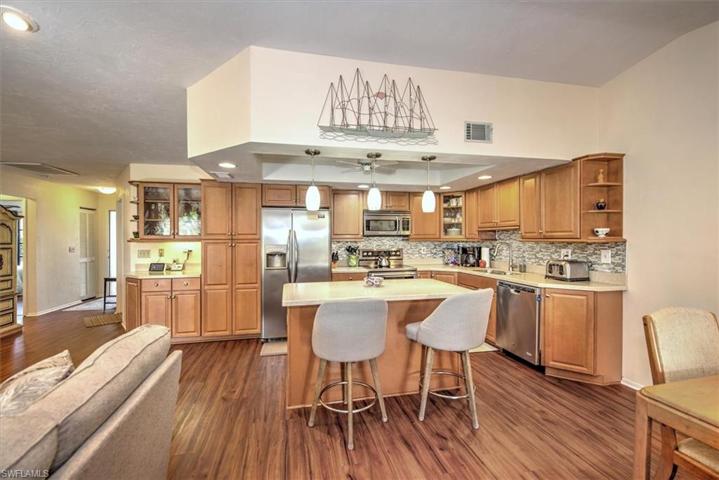 19930  Lake Vista  CIR, LEHIGH ACRES, FL 33936