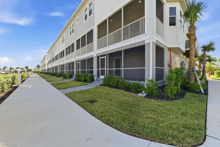 1623 Seahaven Unit 301 ~ Ready Now