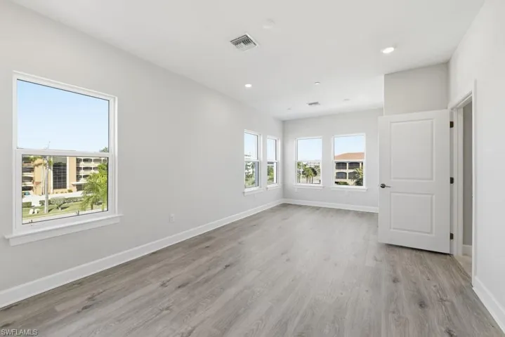 1623 Seahaven Unit 301 ~ Ready Now