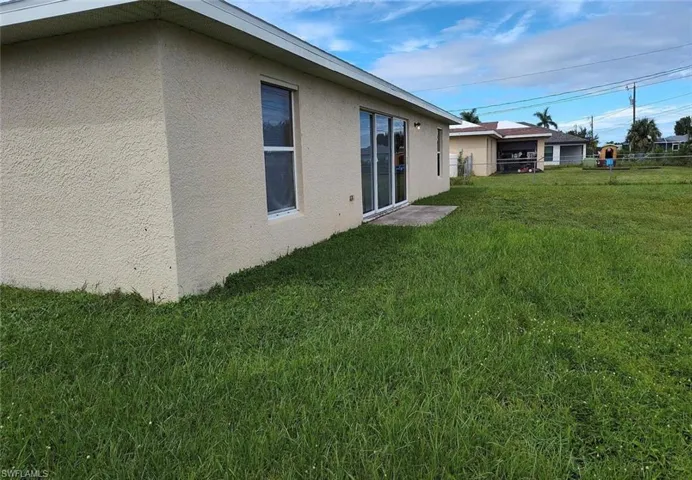 1109 NE 2nd  PL, Cape Coral, FL 33909