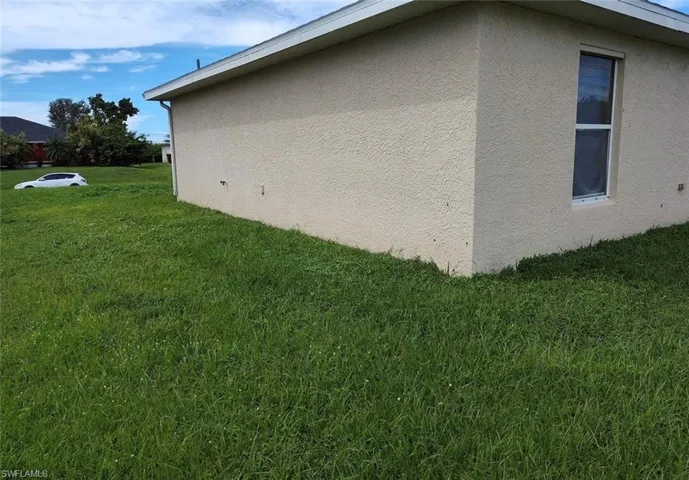1109 NE 2nd  PL, Cape Coral, FL 33909