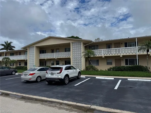 13151 Kings Point Dr 6a, Fort Myers, Florida 33919