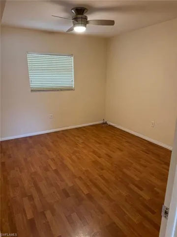 Guest bedroom.